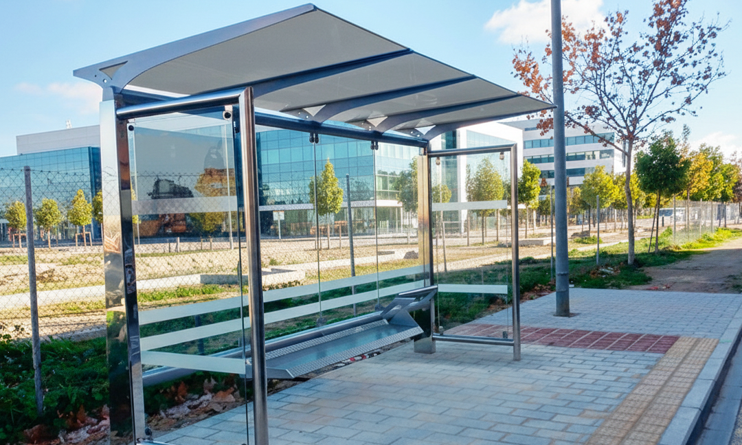El TRAM instala la marquesina WAIT de 7 metros
